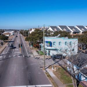 Less than a block away from Karla's Beach House!!