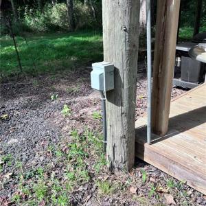 Electricity available in both buildings.