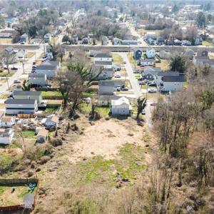 Photo #10 of 328 Lloyd Street, Suffolk, Virginia