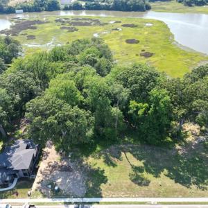 Overlooks Bennetts Creek