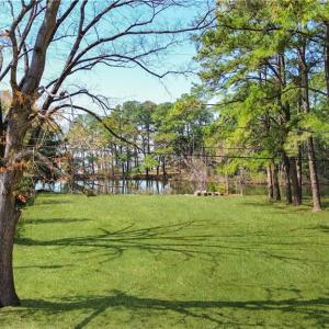 Beautiful deep water lot.