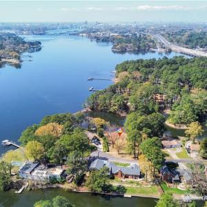 Photo #9 of 233 Valleau Road, Norfolk, Virginia 0.4 acres