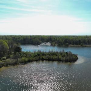 BEAVERDAM PARK IS A WELCOMING SPOT FOR FAMILIES AND COMMUNITY GATHERINGS.