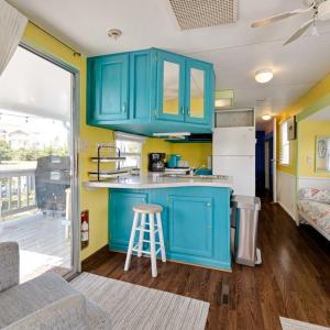 Photo #5 of 3665 Sandpiper Road, Virginia Beach, Virginia