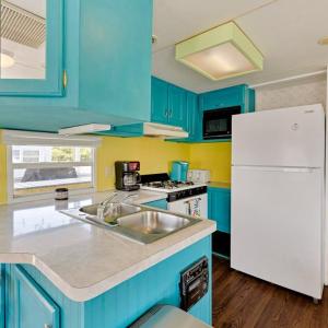 Photo #6 of 3665 Sandpiper Road, Virginia Beach, Virginia