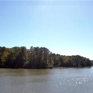 117 Northpoint adjoins Kingspoint Dock, Ramp & Pool