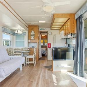 Photo #13 of 3665 Sandpiper Road, Virginia Beach, Virginia