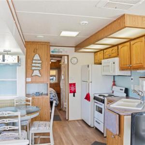 Photo #16 of 3665 Sandpiper Road, Virginia Beach, Virginia