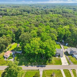 Photo #9 of 500 Carys Chapel Road, Yorktown, Virginia 3.5 acres