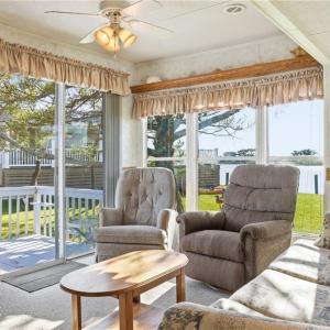 Photo #12 of 3665 Sandpiper Road, Virginia Beach, Virginia