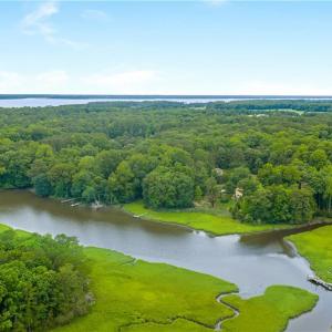 Photo #14 of 3938 Paradise Point Road, Hayes, Virginia 0.8 acres