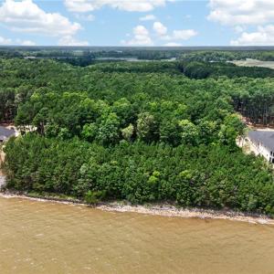 Photo #16 of 1129 Lawnes Neck Drive, Smithfield, Virginia 2.4 acres