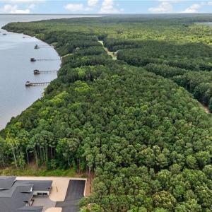 Photo #10 of 1129 Lawnes Neck Drive, Smithfield, Virginia 2.4 acres