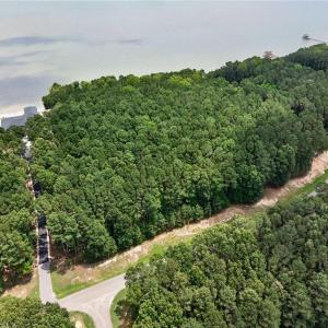 Photo #16 of 1129 Lawnes Neck Drive, Smithfield, Virginia 2.4 acres