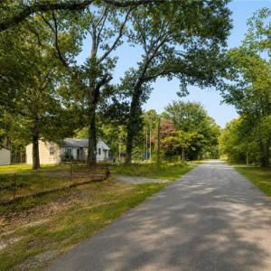 Own the end of the street! 7 - R10 lots!