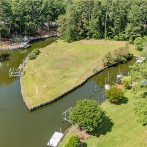 Photo #2 of 1519 Duke of Windsor Road, Virginia Beach, Virginia 1.3 acres