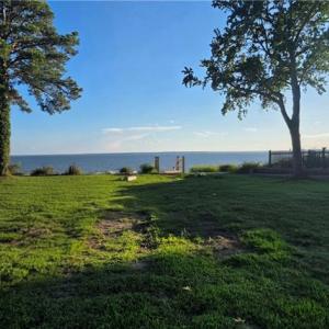 Photo #3 of 803 Riverside Drive, Newport News, Virginia 0.9 acres