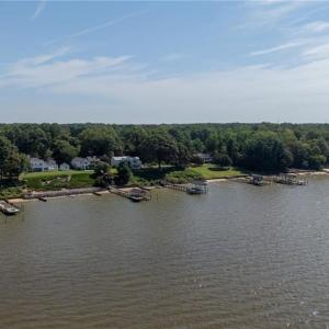 Photo #11 of 803 Riverside Drive, Newport News, Virginia 0.9 acres