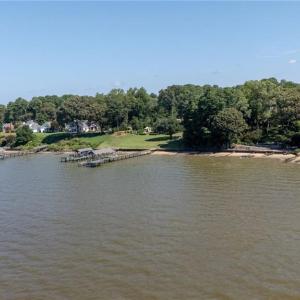 Photo #14 of 803 Riverside Drive, Newport News, Virginia 0.9 acres