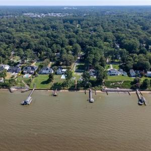 Photo #21 of 803 Riverside Drive, Newport News, Virginia 0.9 acres