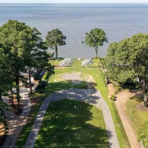 Photo #36 of 803 Riverside Drive, Newport News, Virginia 0.9 acres