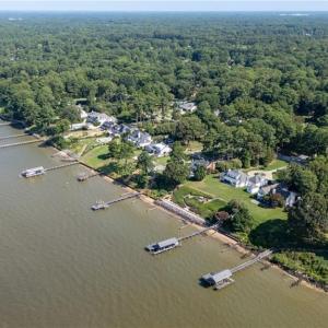 Photo #8 of 803 Riverside Drive, Newport News, Virginia 0.9 acres