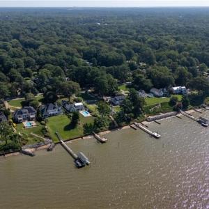 Photo #17 of 803 Riverside Drive, Newport News, Virginia 0.9 acres