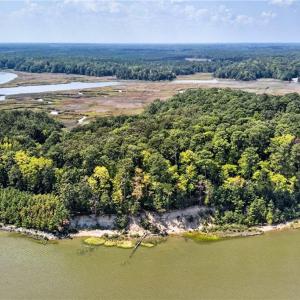 Photo #1 of 270 Lawnes Neck Drive, Smithfield, Virginia 5.0 acres