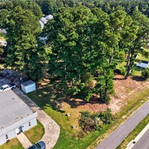 Photo #4 of 1828 Holland Road, Suffolk, Virginia 0.5 acres