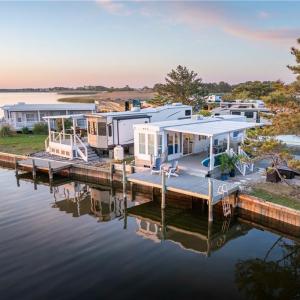 Photo #18 of 3665 Sandpiper Road, Virginia Beach, Virginia