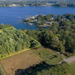 Easy access to Chesapeake Bay