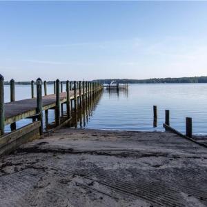 Community Boat Ramp & Pier