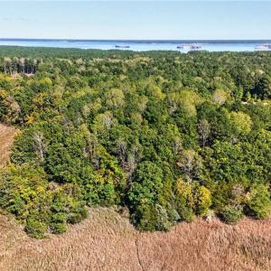 Photo #3 of 1356 Creekway Drive, Smithfield, Virginia 2.5 acres