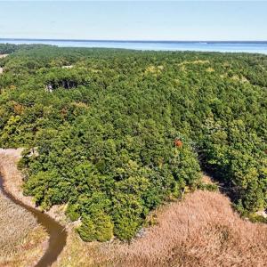 Photo #1 of 14310 Hardys Place, Smithfield, Virginia 3.6 acres
