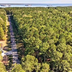 Photo #7 of 14310 Hardys Place, Smithfield, Virginia 3.6 acres