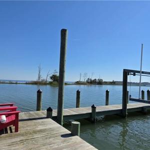 Photo #11 of 816 Ship Point Road, Yorktown, Virginia 2.7 acres