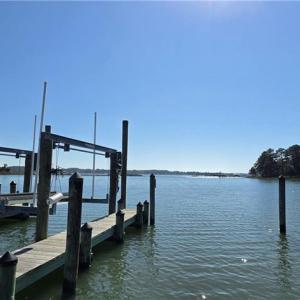 Photo #18 of 816 Ship Point Road, Yorktown, Virginia 2.7 acres