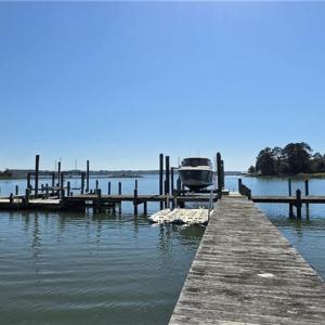 Photo #10 of 816 Ship Point Road, Yorktown, Virginia 2.7 acres