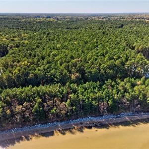 Photo #8 of 2029 Lawnes Neck Drive, Smithfield, Virginia 4.6 acres