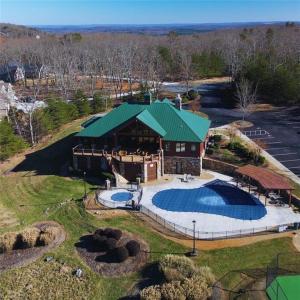 Neighborhood Clubhouse, Pool, & Hot Tub