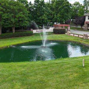 Fountain at entrance of Macintosh on the Lake
