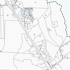 Screenshot of the GIS. Lot lines and dimensions are approximate.