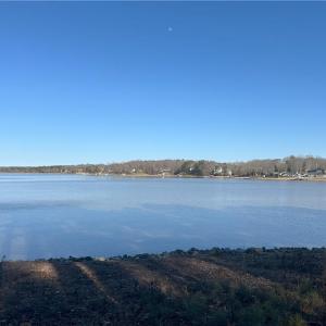 Amazing long range beautiful lake views!