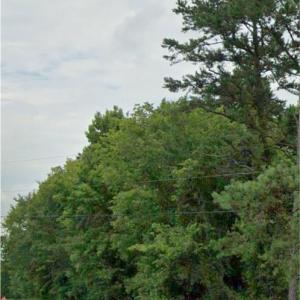 over 837 ft od road frontage