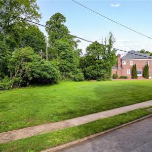 Photo #3 of 211 Country Club, Greensboro, NC 0.4 acres