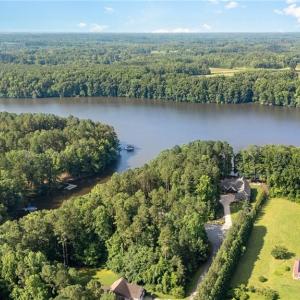 Beautiful view of the lake.