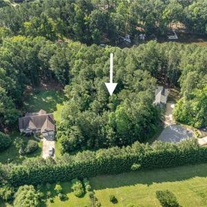 Arrow marks approximate location of the lot.
