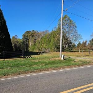 Entrance to easement off Mr. Henry Rd