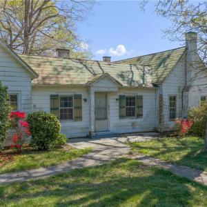 2 bedroom farmhouse