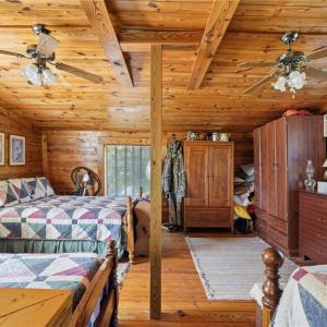 Loft/bed area